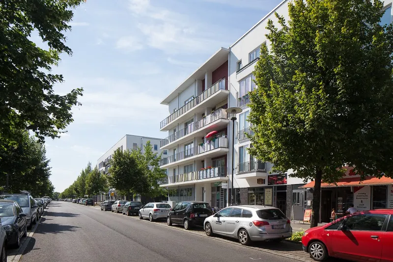 Familienfreundliche 3-Zimmerwohnung in der Lieselotte-Berger-Str. 53 — photo 1